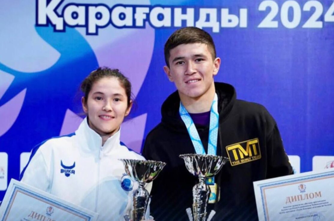 Бойжеткен жынданып, осырады.