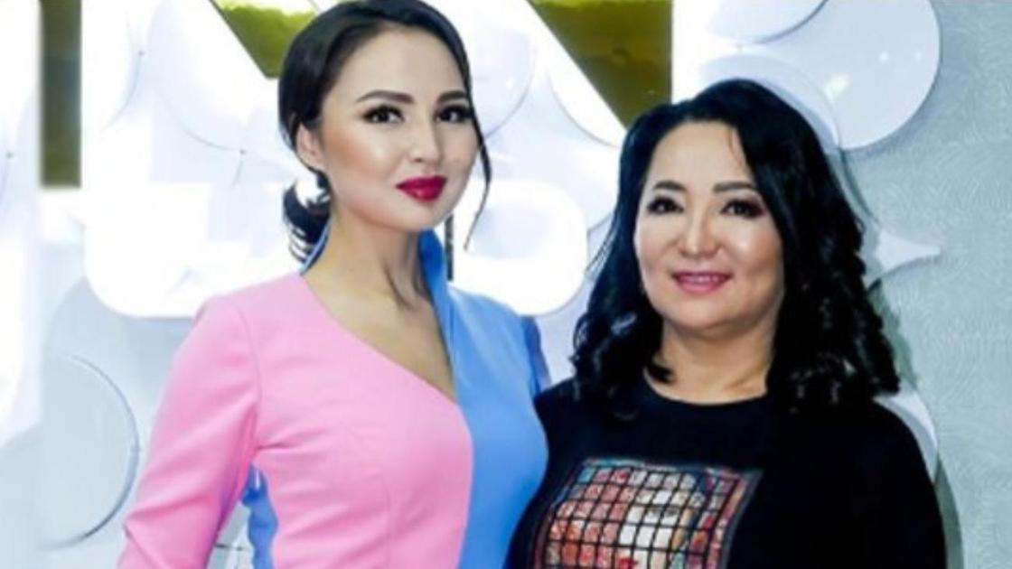 Анна Николь порно фотосуреттері